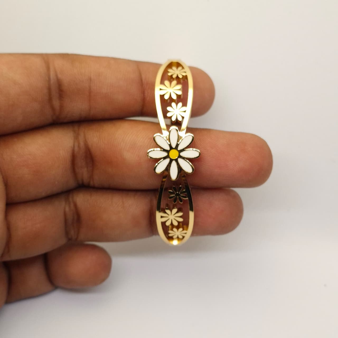Anti Tarnish White Enamel Daisy Bracelet