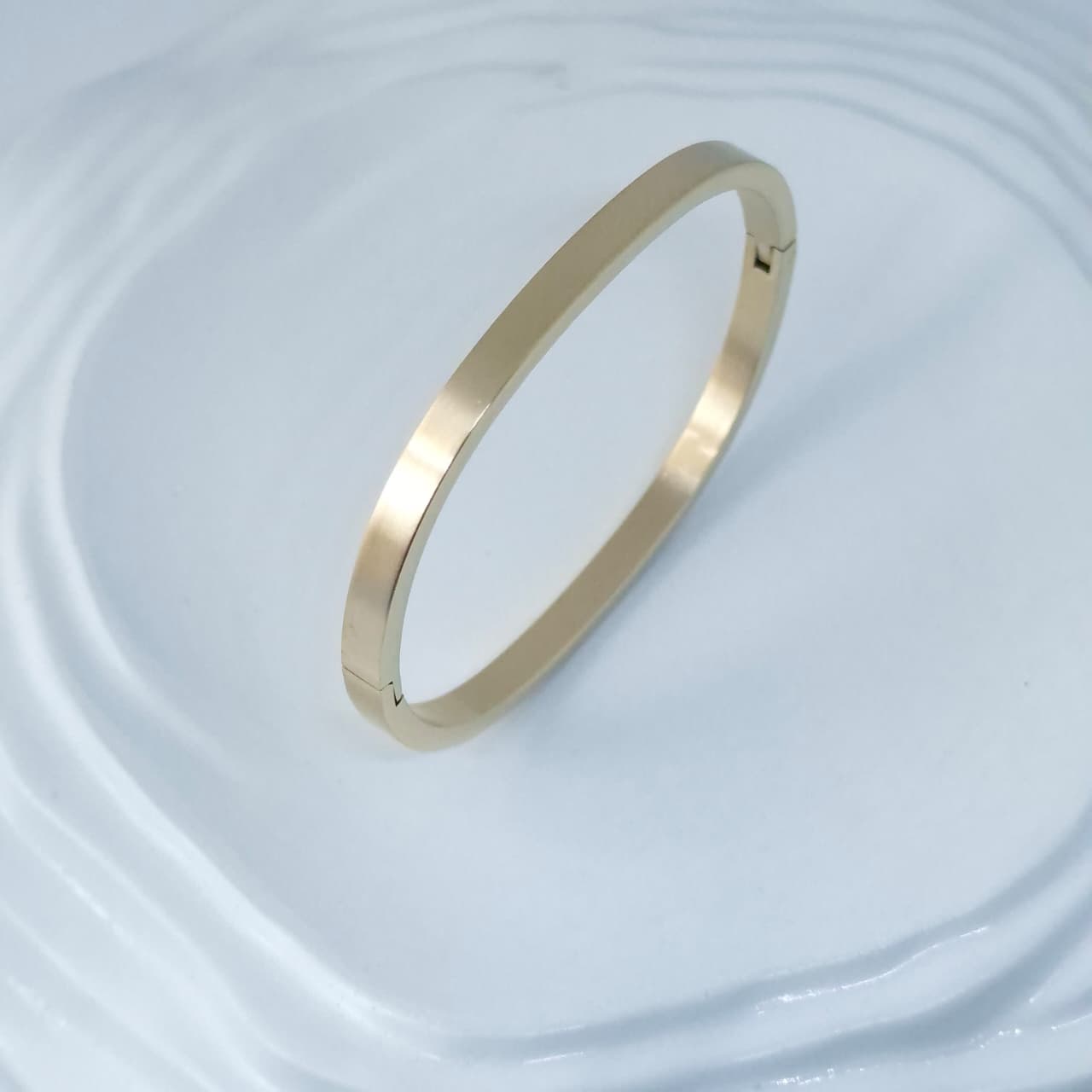 Elegant Gold-Plated Bracelet 
