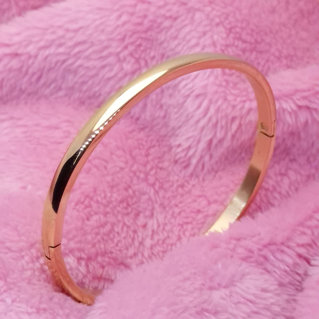Anti Tarnish Elegant Gold-Plated Oval Bracelet