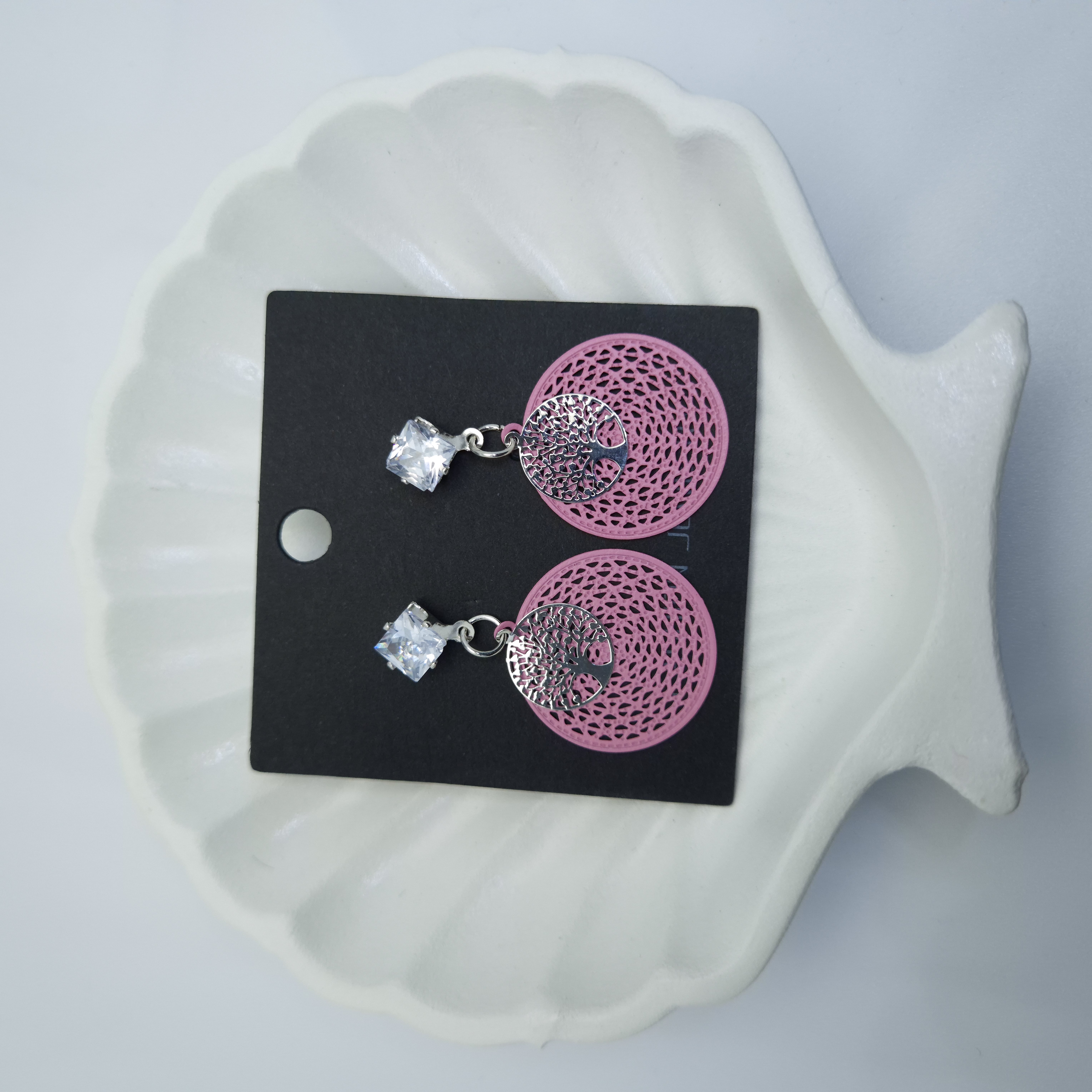 Elegant 3D Effect Mesh Pattern Drop Earrings