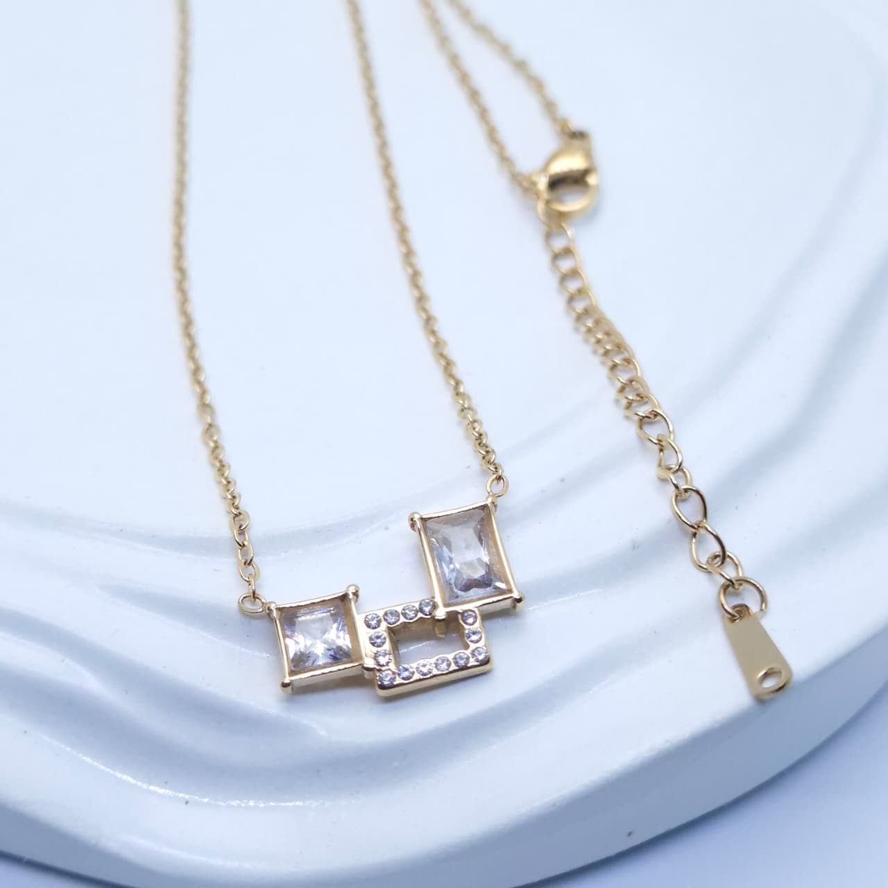 Luxe Square Spark Pendant Chain