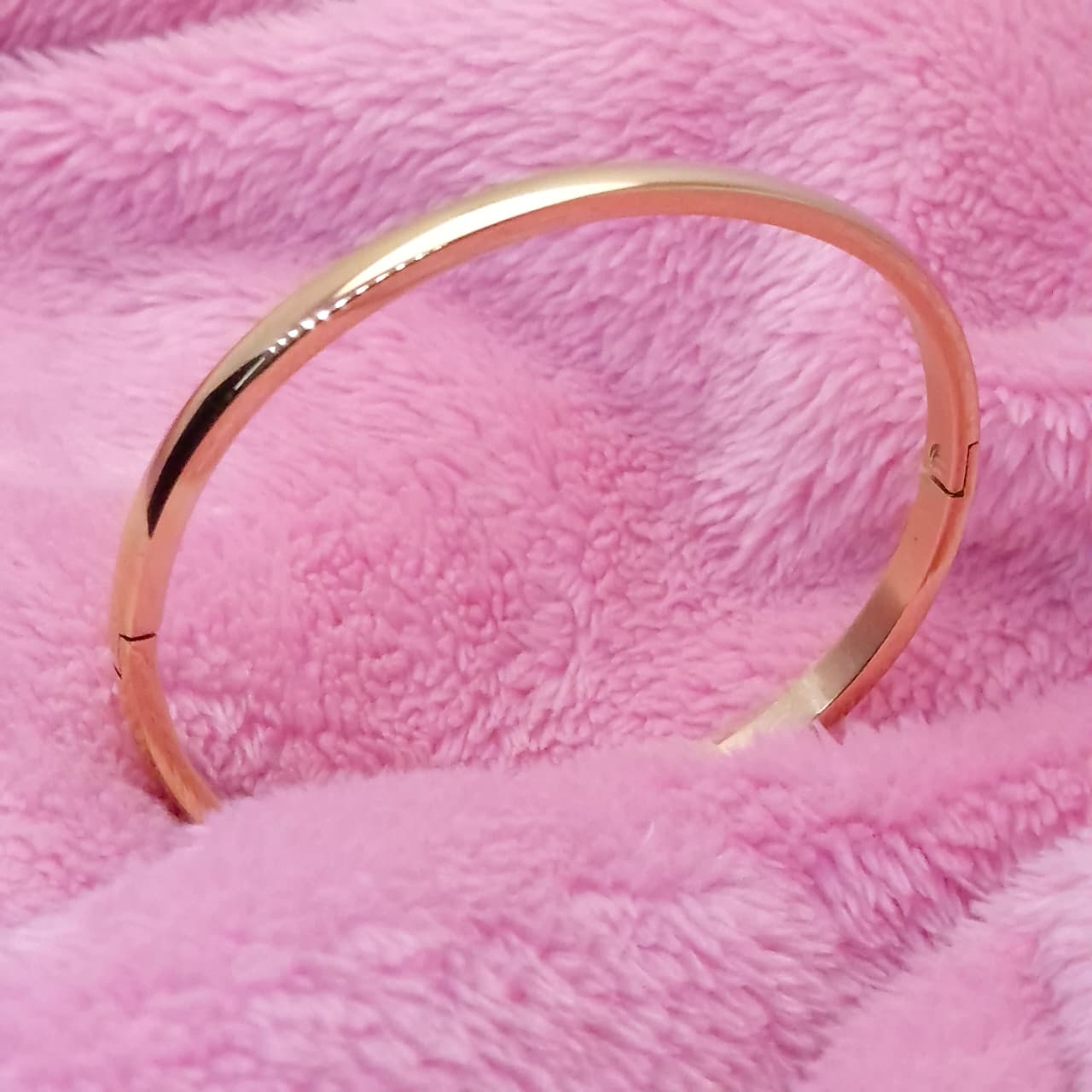 Anti Tarnish Elegant Gold-Plated Oval Bracelet