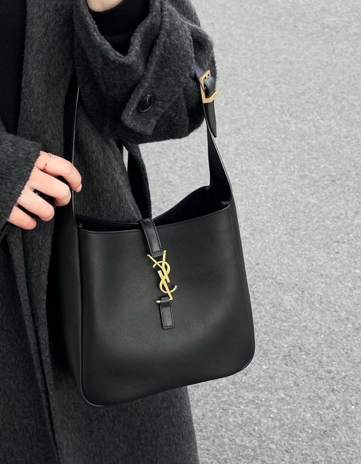 No.27-YSL Luxury Black Leather Shoulder Bag