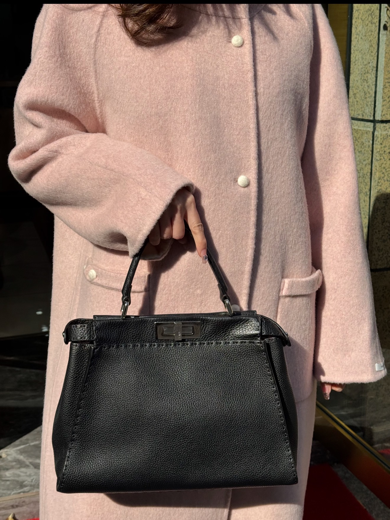 No.31-Fendi Elegant Black Leather Handbag