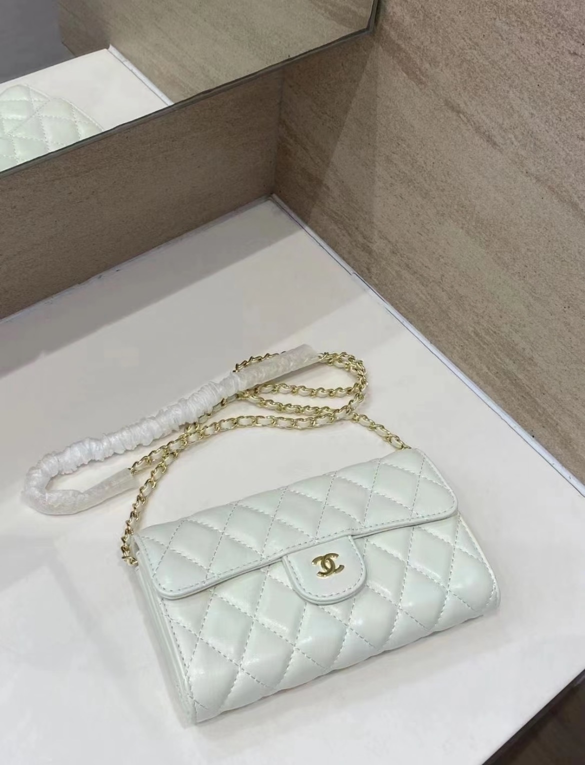 No.28-Chanel Elegant Quilted Leather Shoulder Bag