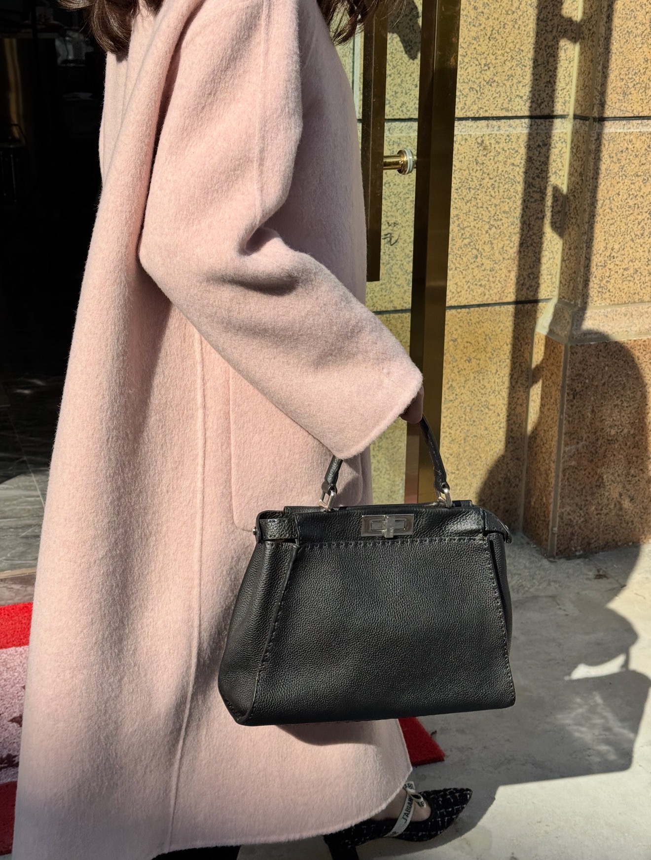No.31-Fendi Elegant Black Leather Handbag