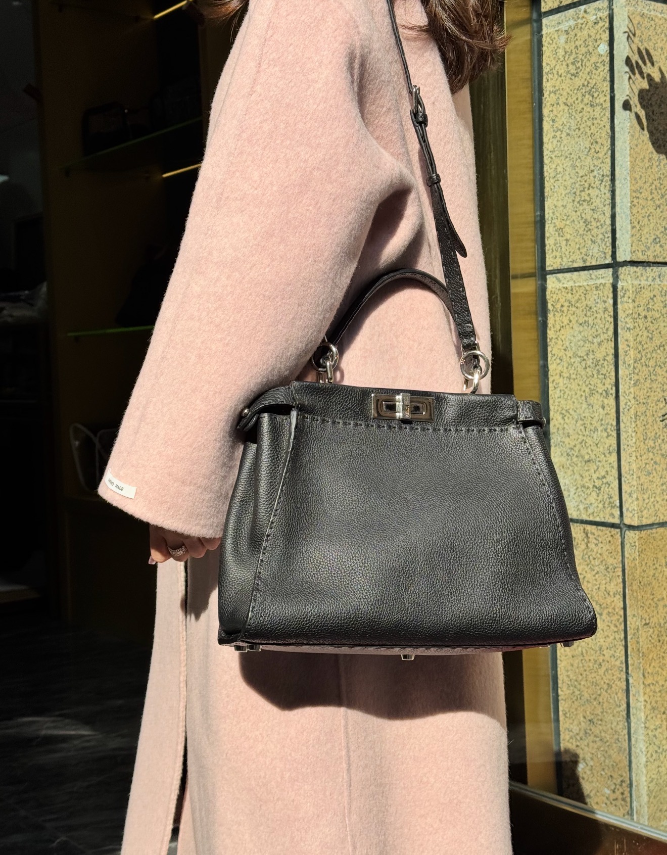 No.31-Fendi Elegant Black Leather Handbag