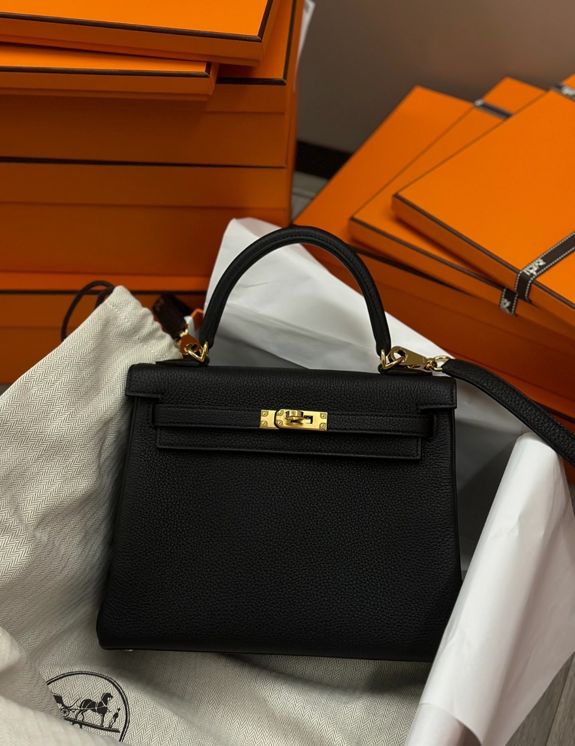 No.22-Hermès Luxury Black Leather Handbag