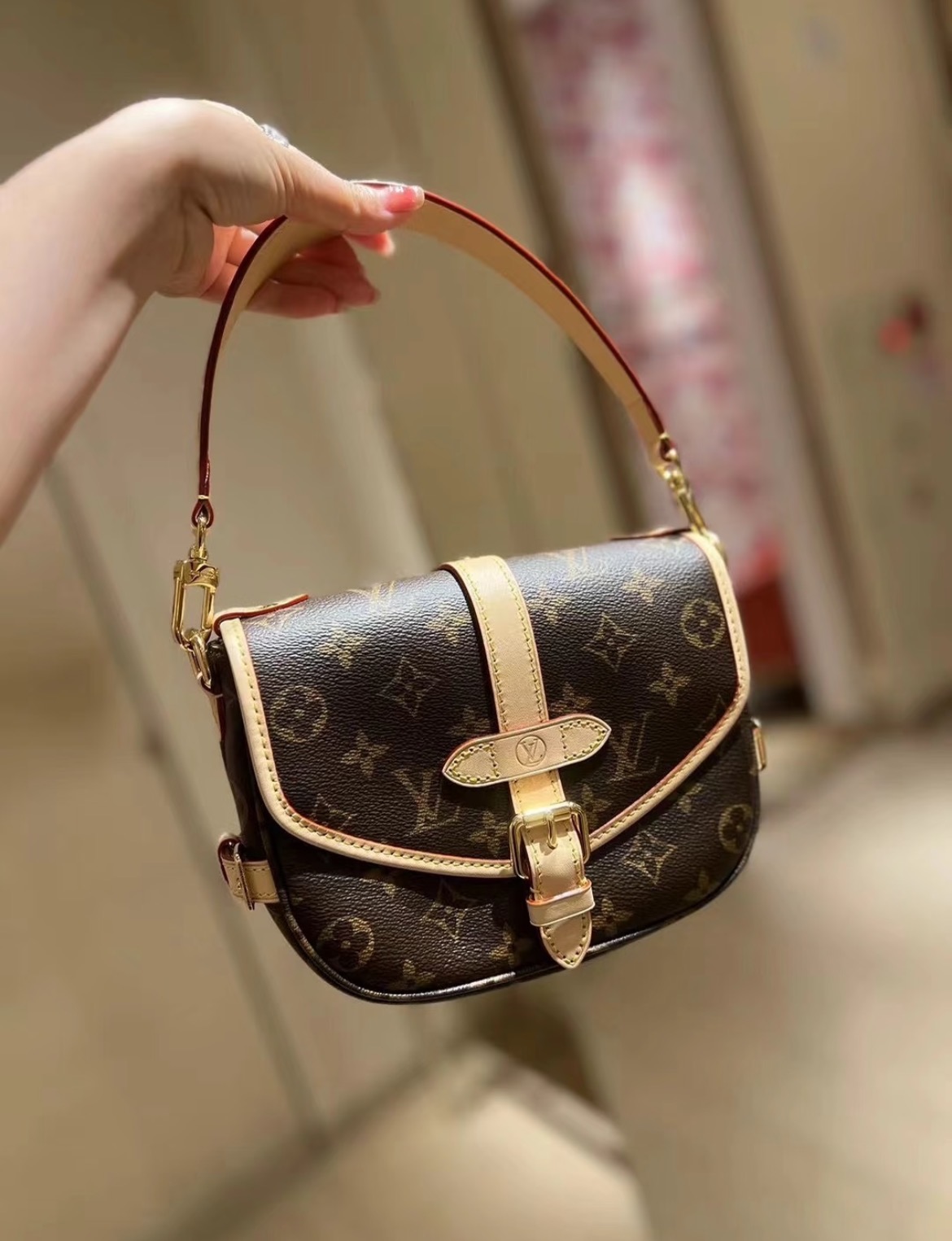 No.29-LV Monogram Leather Shoulder Bag