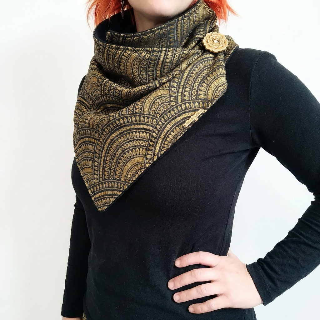 Echarpe élégant noir et or