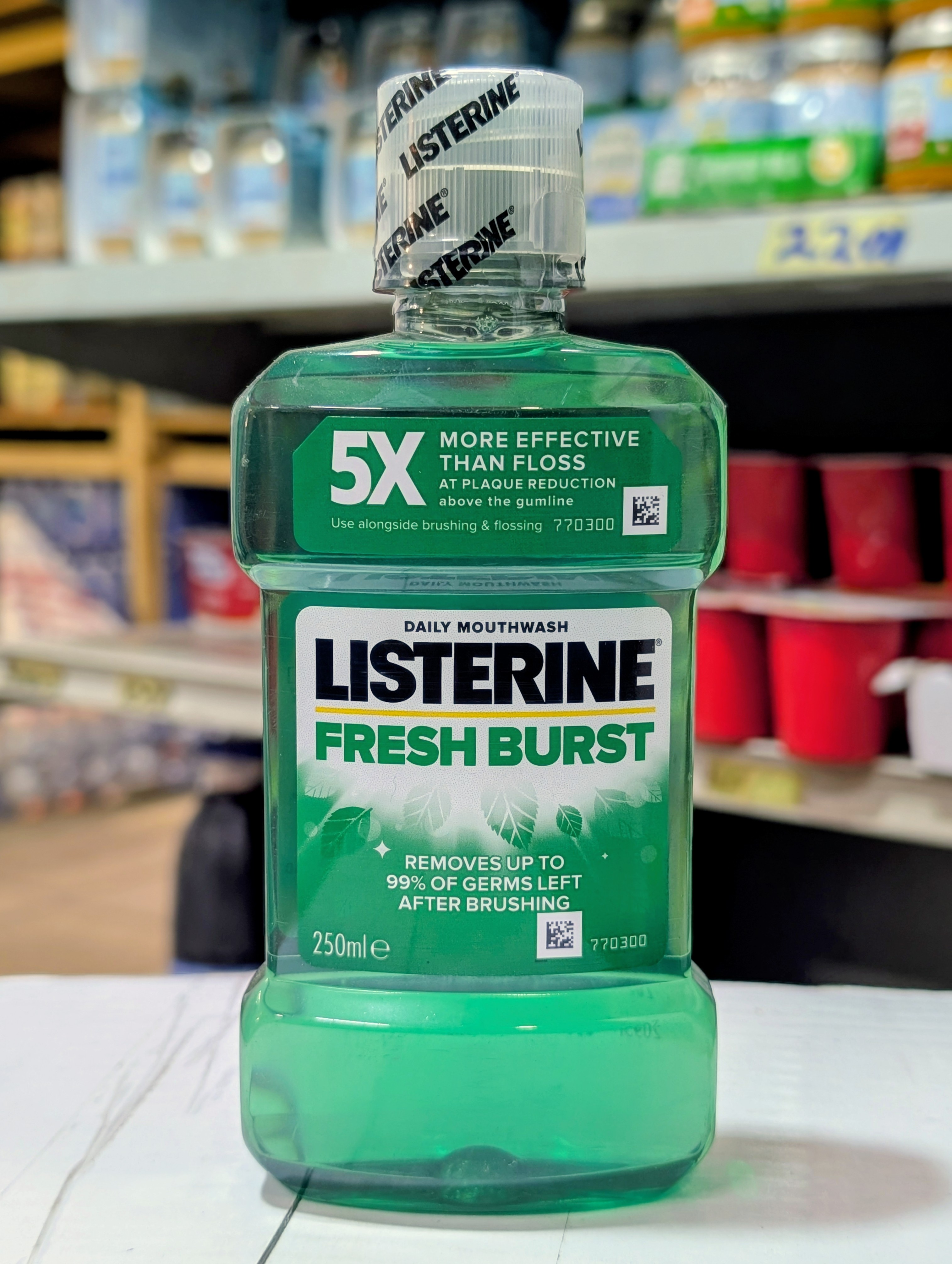 Listerine Fresh Burst Mouthwash 250ml