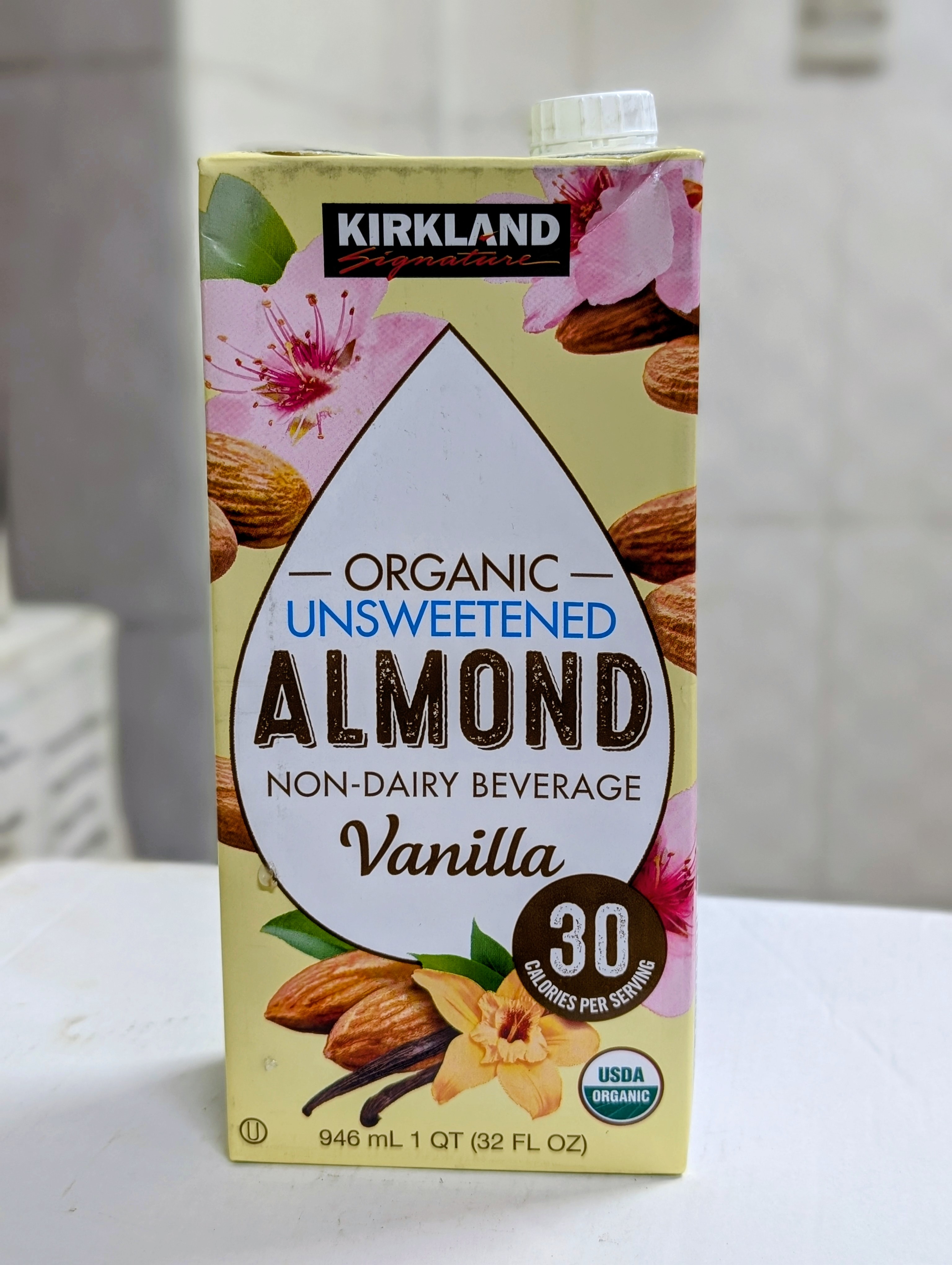 Kirkland Organic Unsweetened Almond Vanilla Beverage 1Ltr