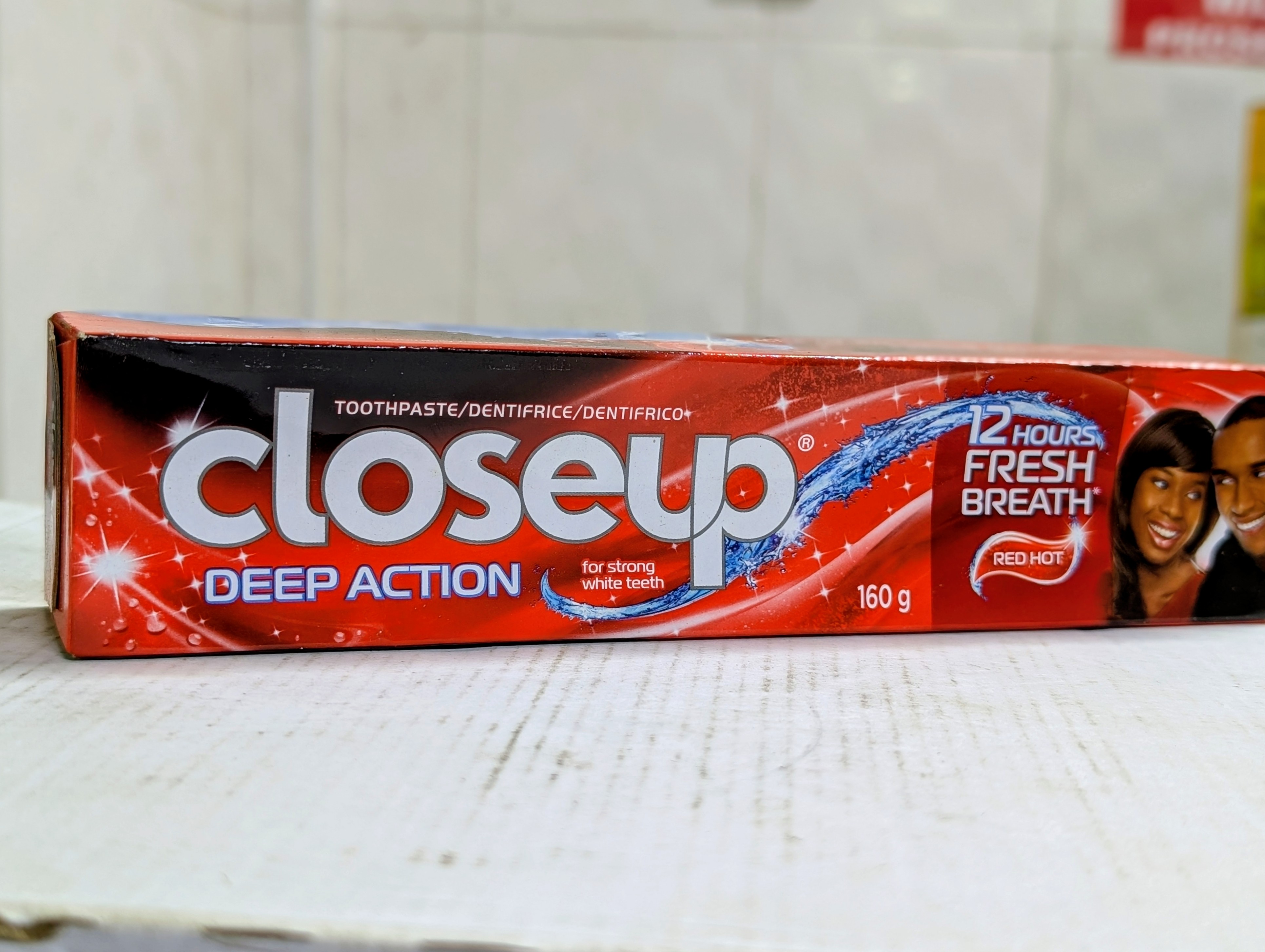 Closeup Deep Action Toothpaste