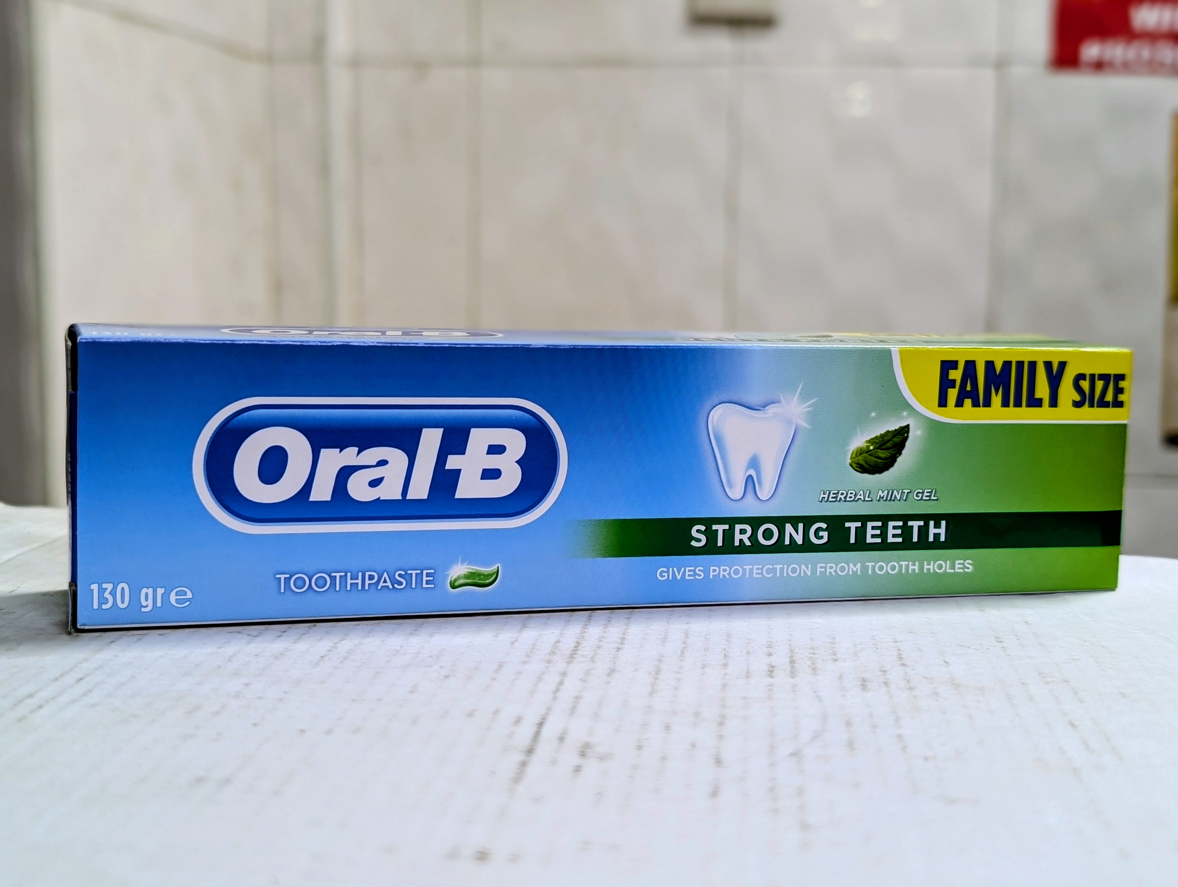 Oral-B Strong Teeth Toothpaste