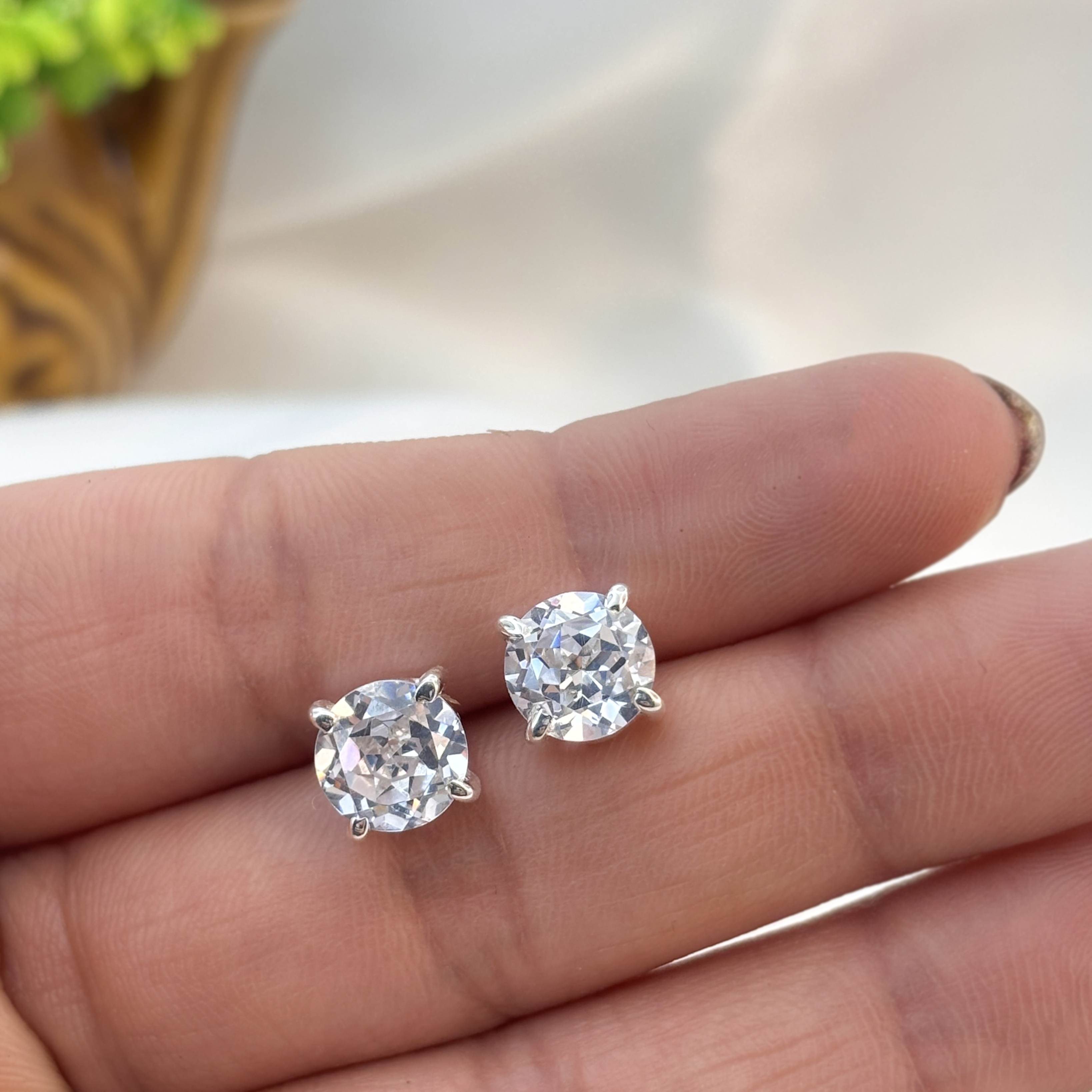 Women Round 8mm Unisex 925 Sterling Silver White Zircon Prong Studs Earrings April Birthstone 