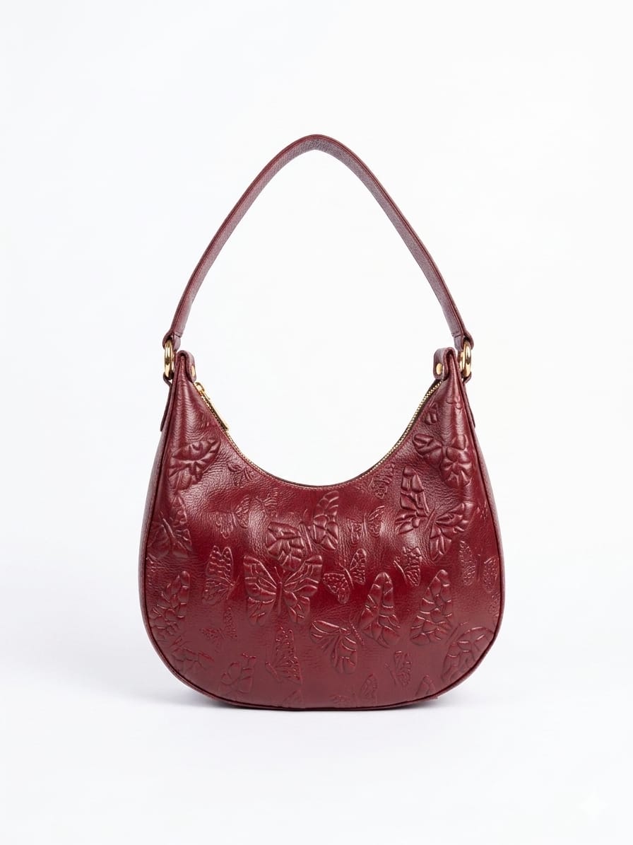 Bolso rojo con relieve floral