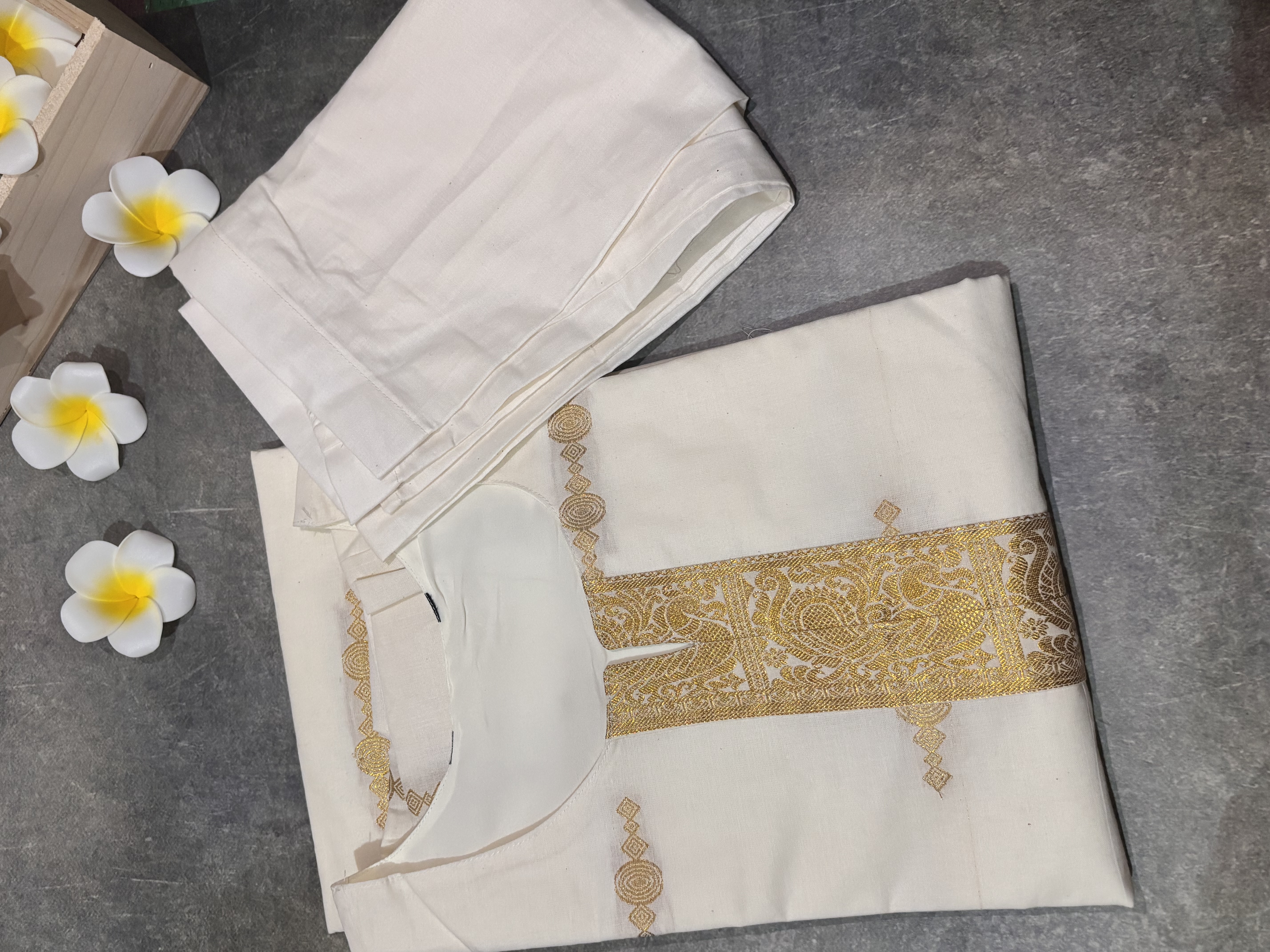 Elegant White Ethnic Kurta Set