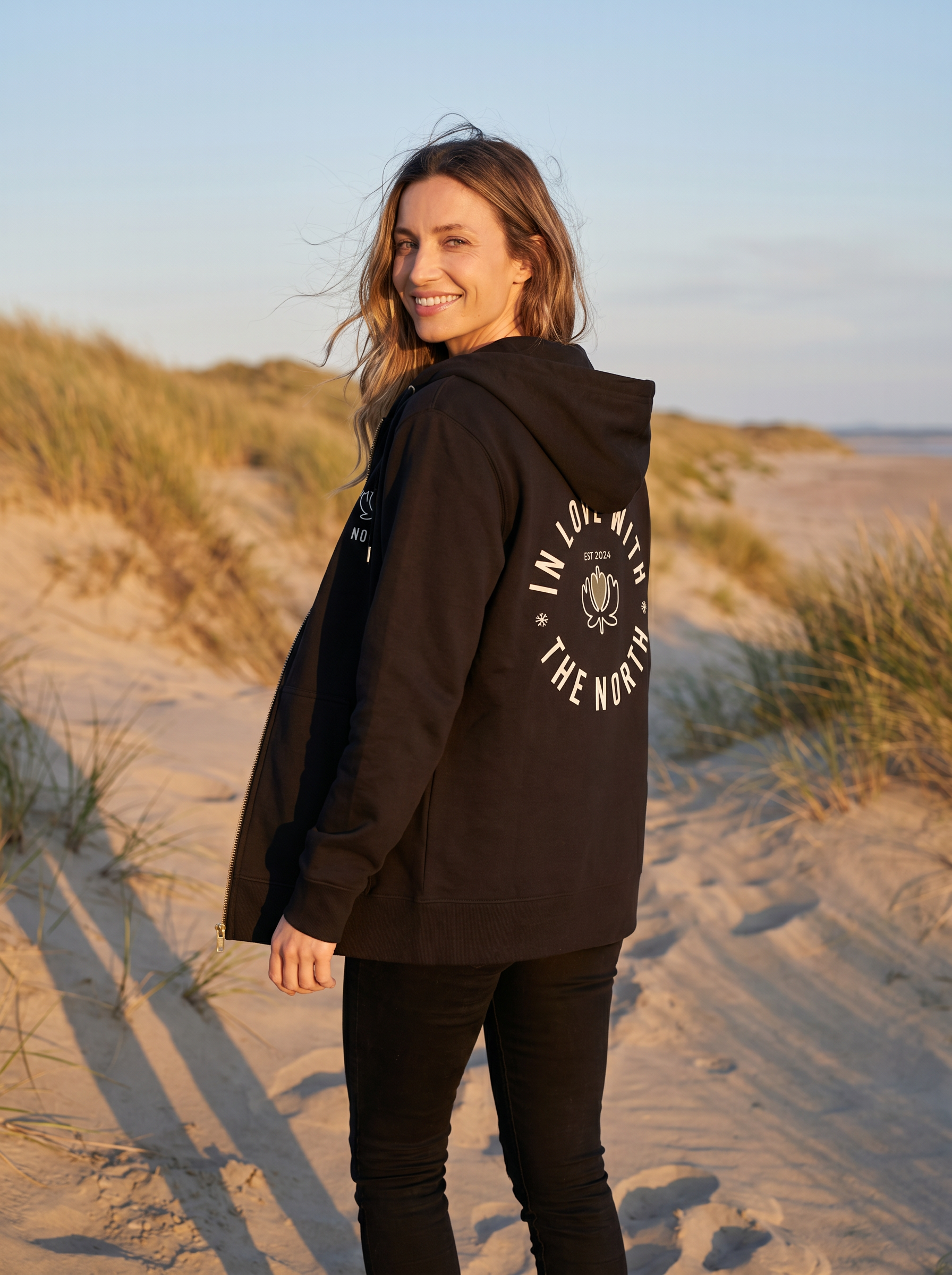 IN LOVE WITH THE NORTH – Hoodiejacke – leicht oversize