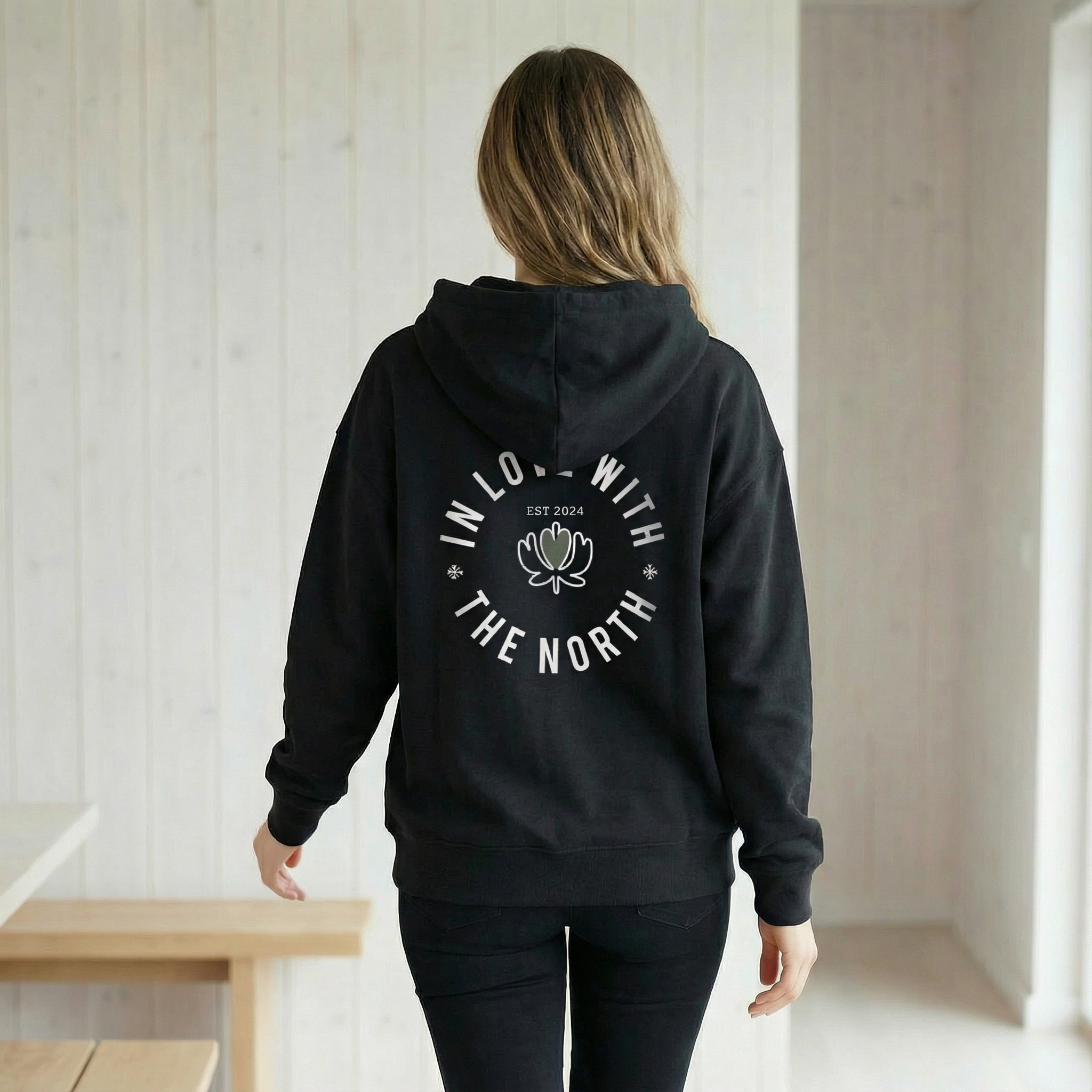 IN LOVE WITH THE NORTH – Hoodie – leicht oversize