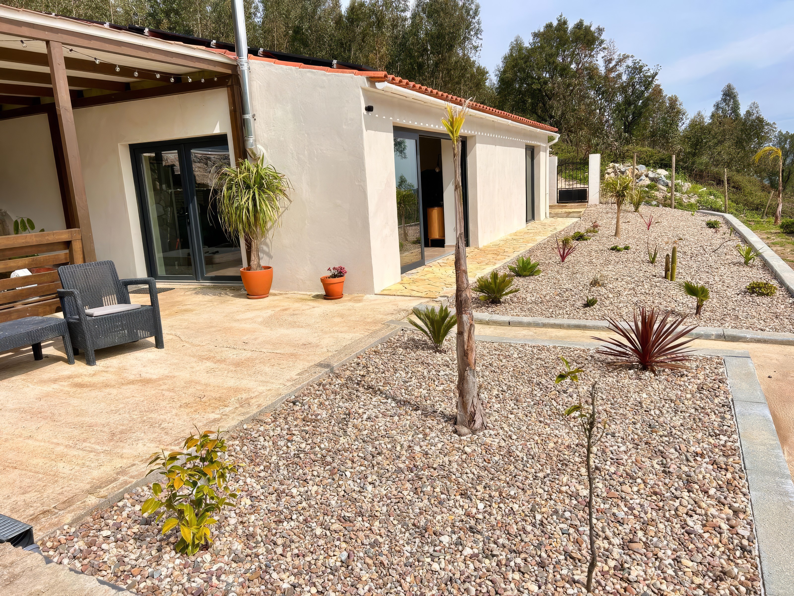 Um refúgio privado off-grid com vistas inspiradoras — a poucos minutos de Monchique