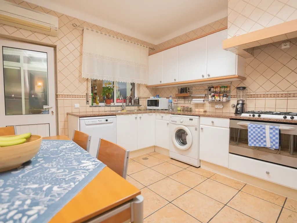 3-Bedroom Apartment for Sale in Estômbar (Calvário) | 130 sqm | Close to Ferragudo & Beaches