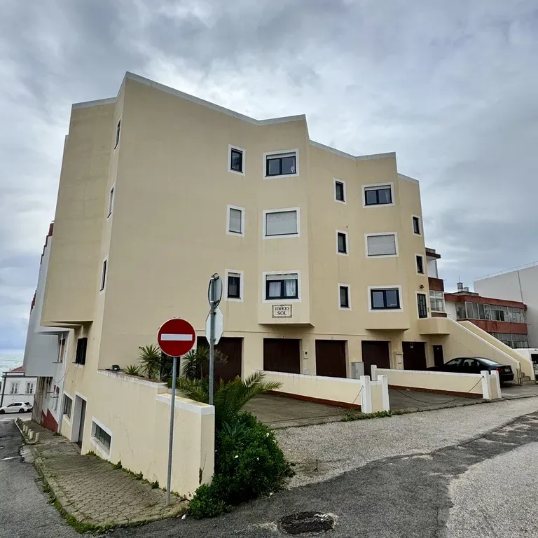 Oportunidade de Investimento na Praia da Luz, Lagos: Edifício com Vista Mar para Hotel Boutique ou Alojamento Local, Algarve, Portugal