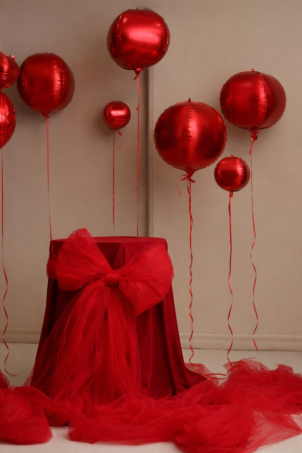 Red Balloon Party Decor Set