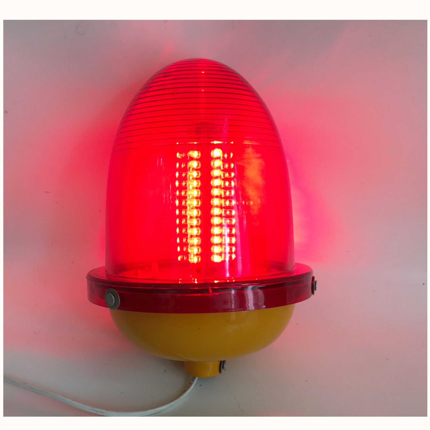LED TOWER / AVIATION LIGHT SINGLE WITH POLY-CARBONATE DOME & ALUMINUM BASE  WITH AUTOMATIC ON & OFF