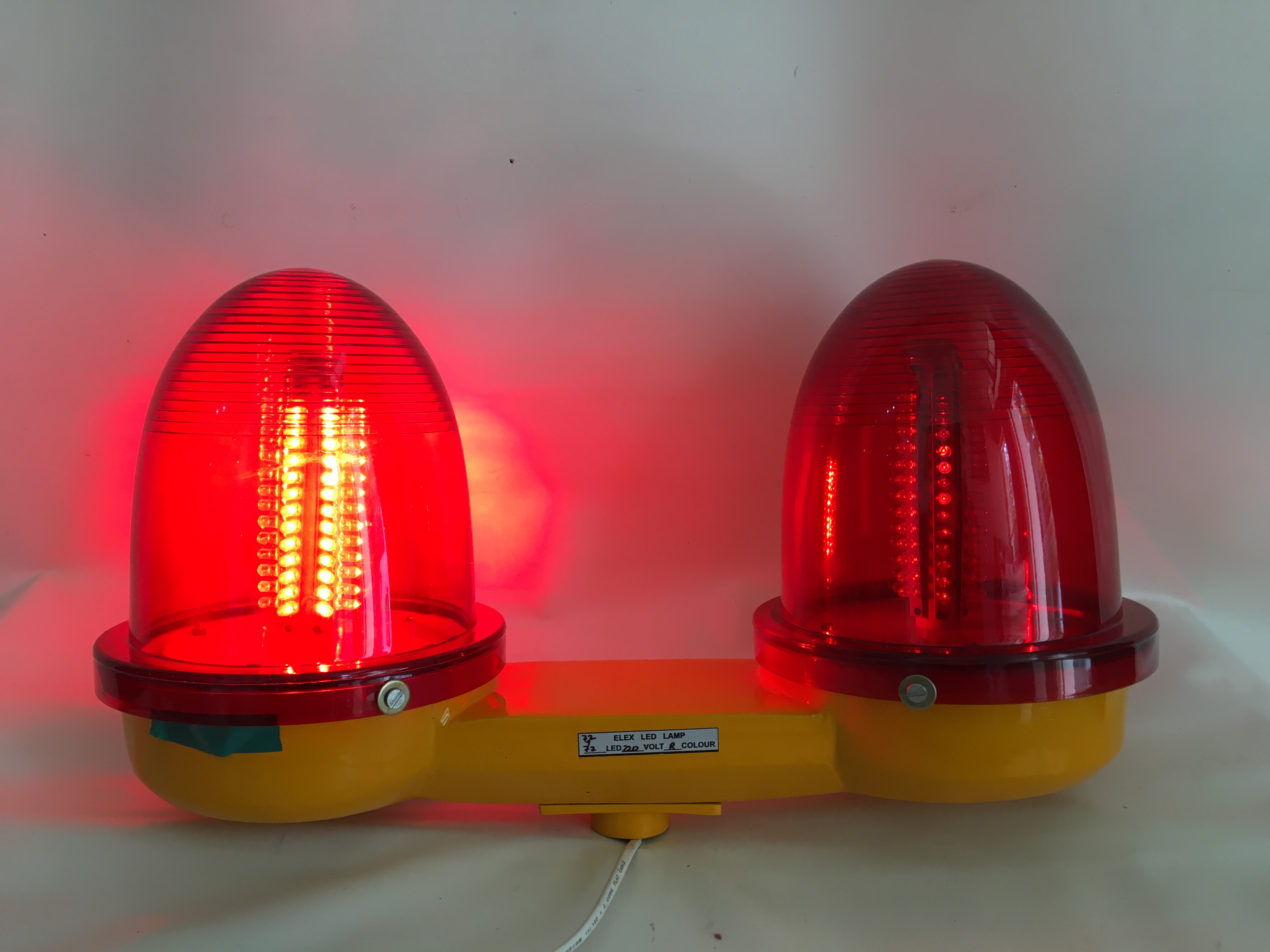 LED TOWER / AVIATION LIGHT  DOUBLE  WITH POLY-CARBONATE DOME & ALUMINUM BASE  AUTOMATIC ON & OFF WITH  ALTERNATE FLASHING