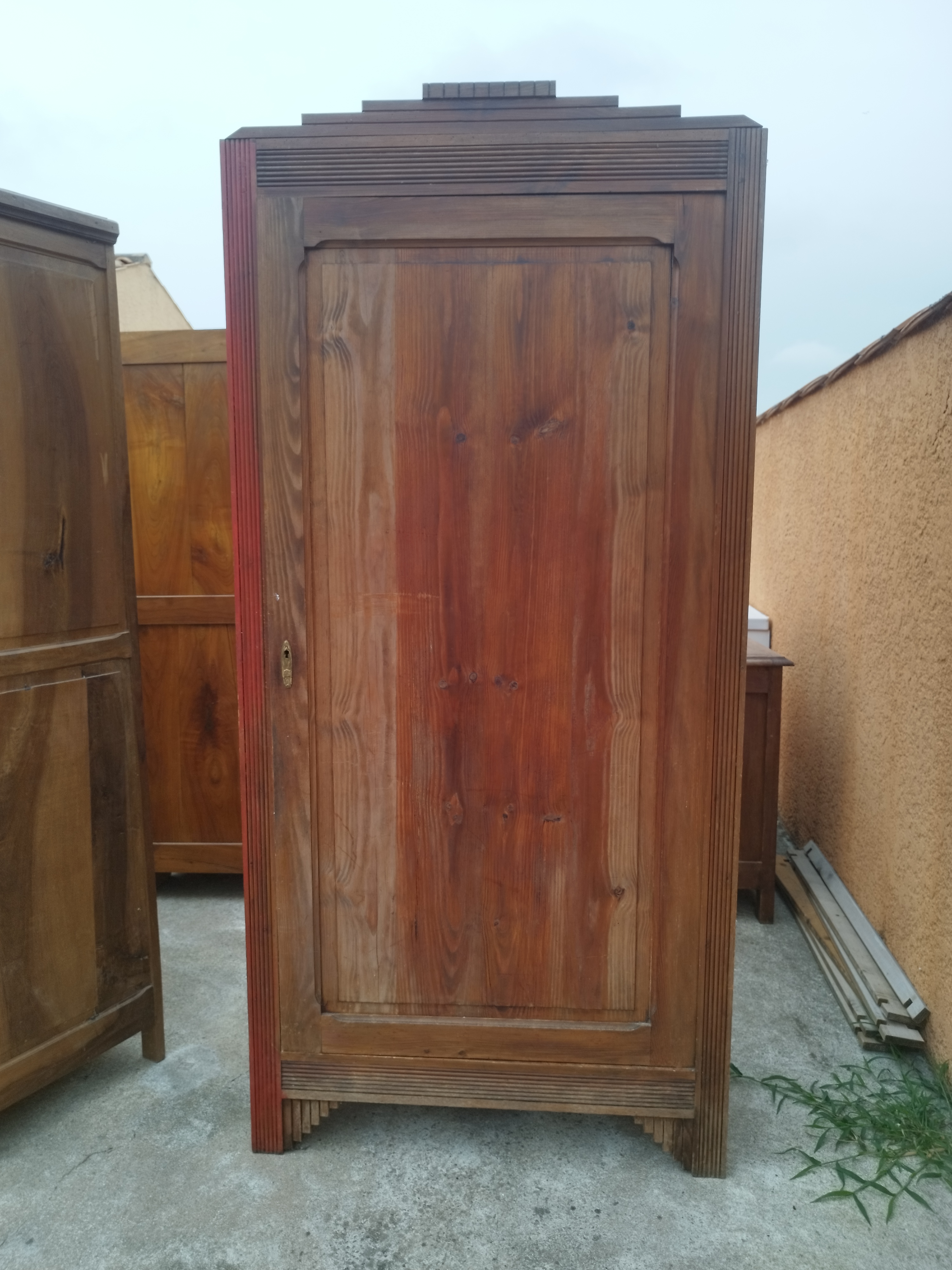 Armoire en bois massif