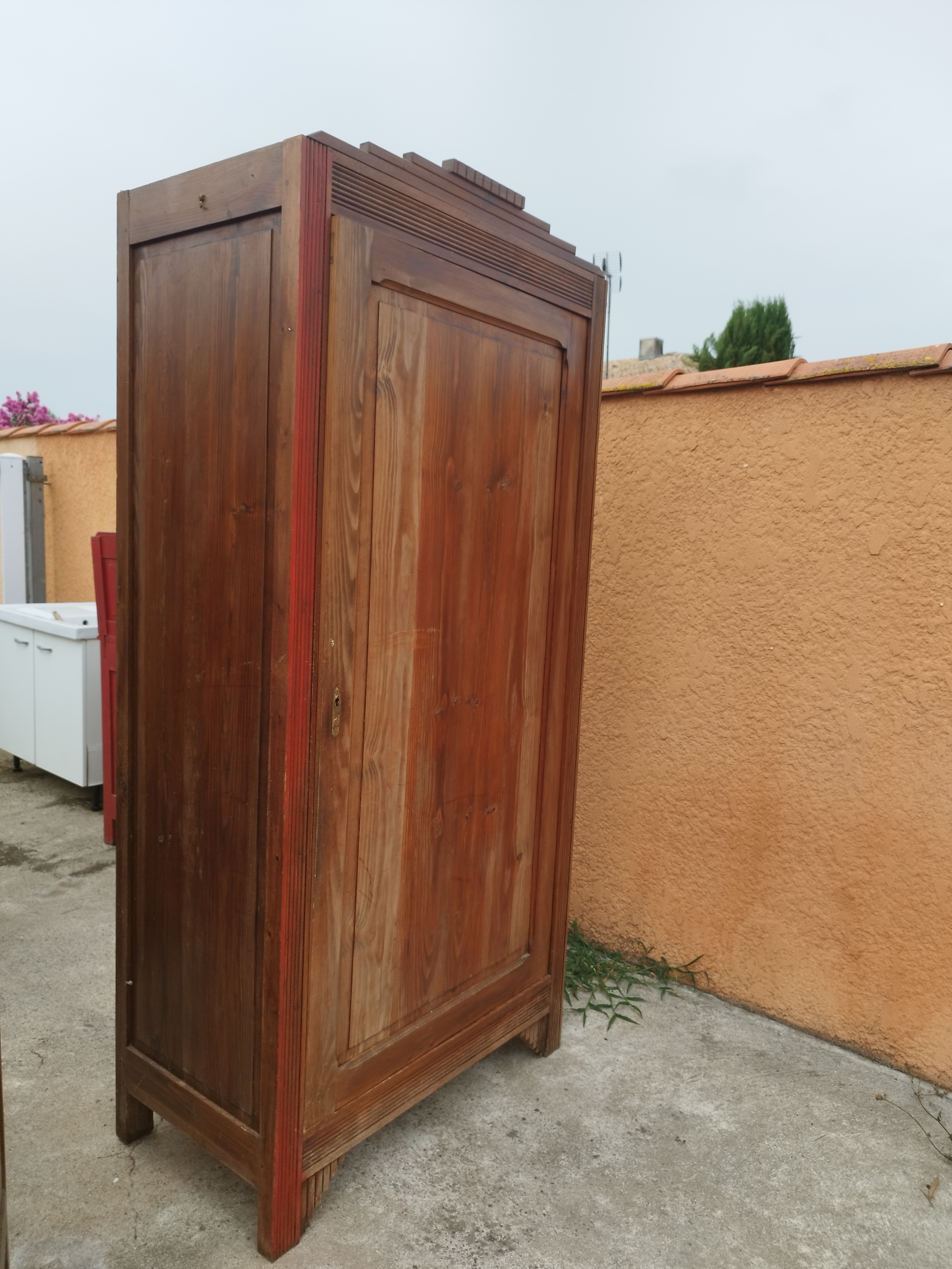 Armoire en bois massif