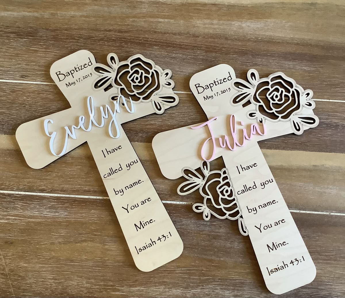 Cruz personalizada de bautizo