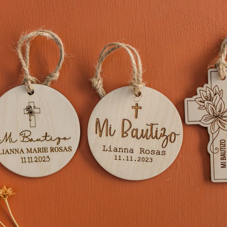 Etiquetas de madera para bautizo