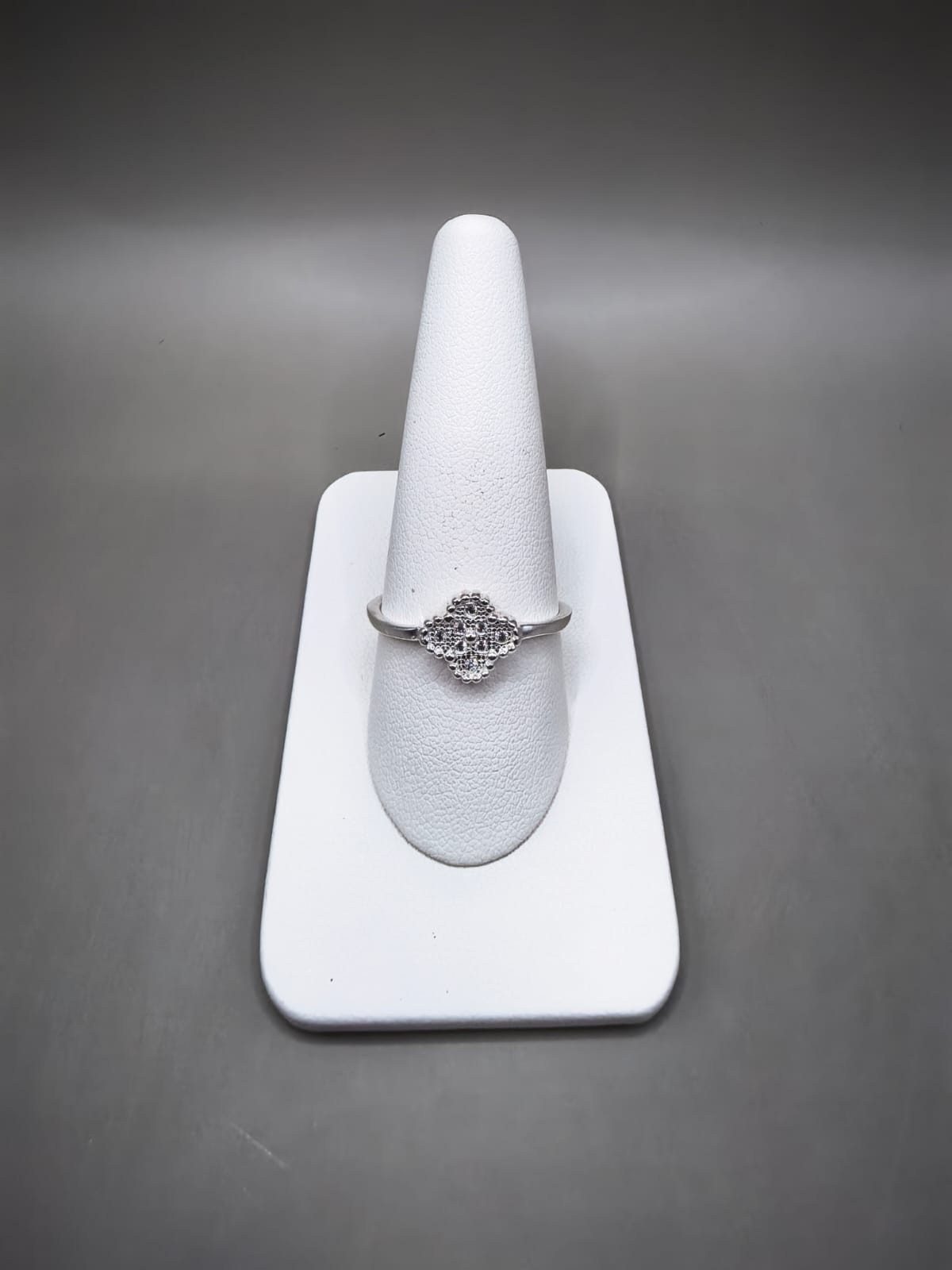 Anillo VanCleef con piedra Mediano