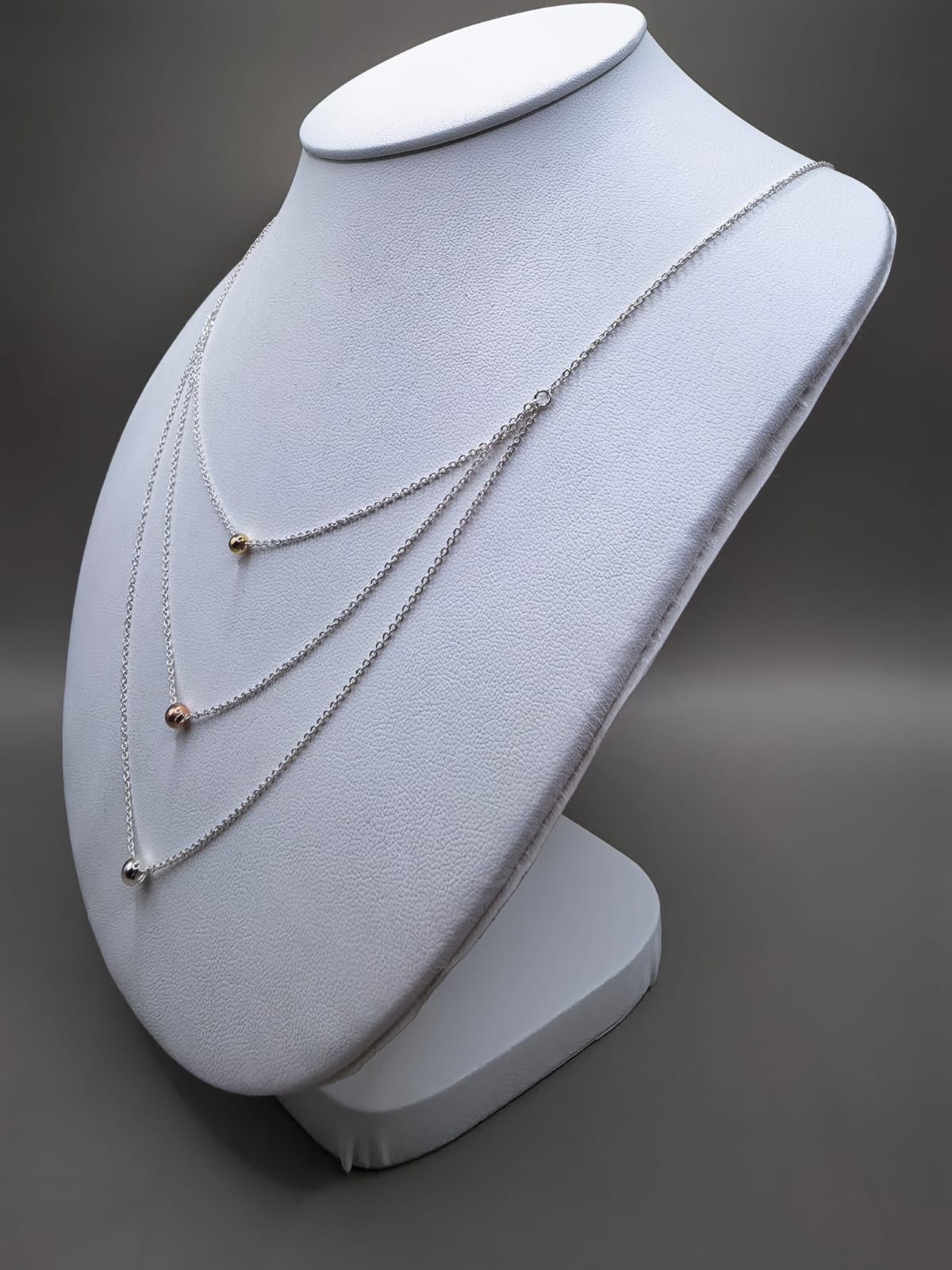 Gargantilla triple con esferas de plata