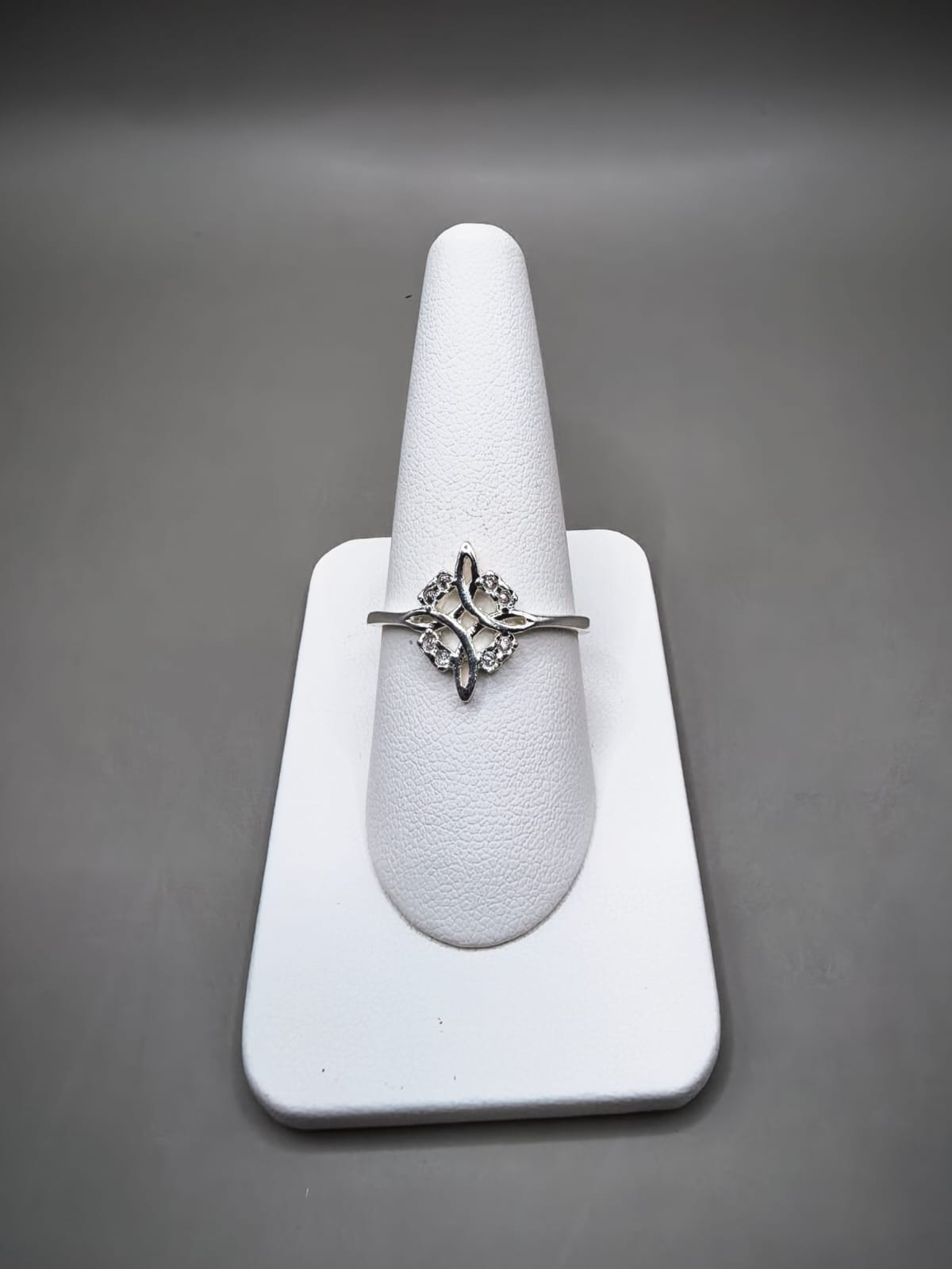 Anillo Nudo de Bruja