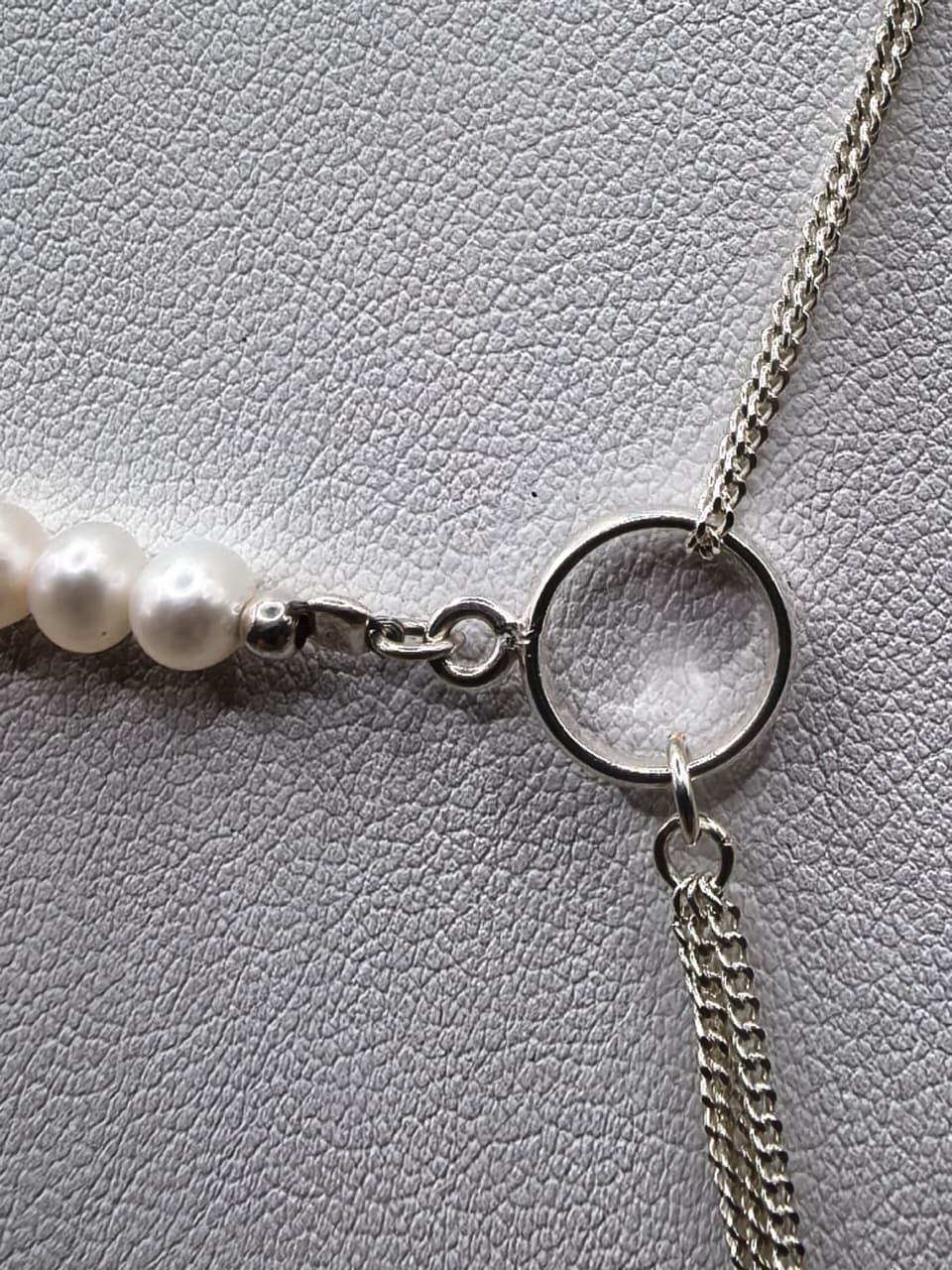 Collar de perlas elegante