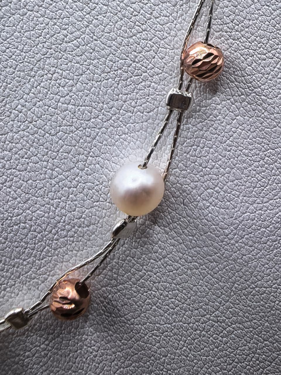 Gargantilla de Perlas y Esferas de Plata Rosa