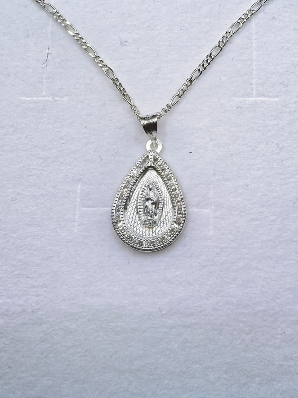 Medalla Virgen Gota con Circonia