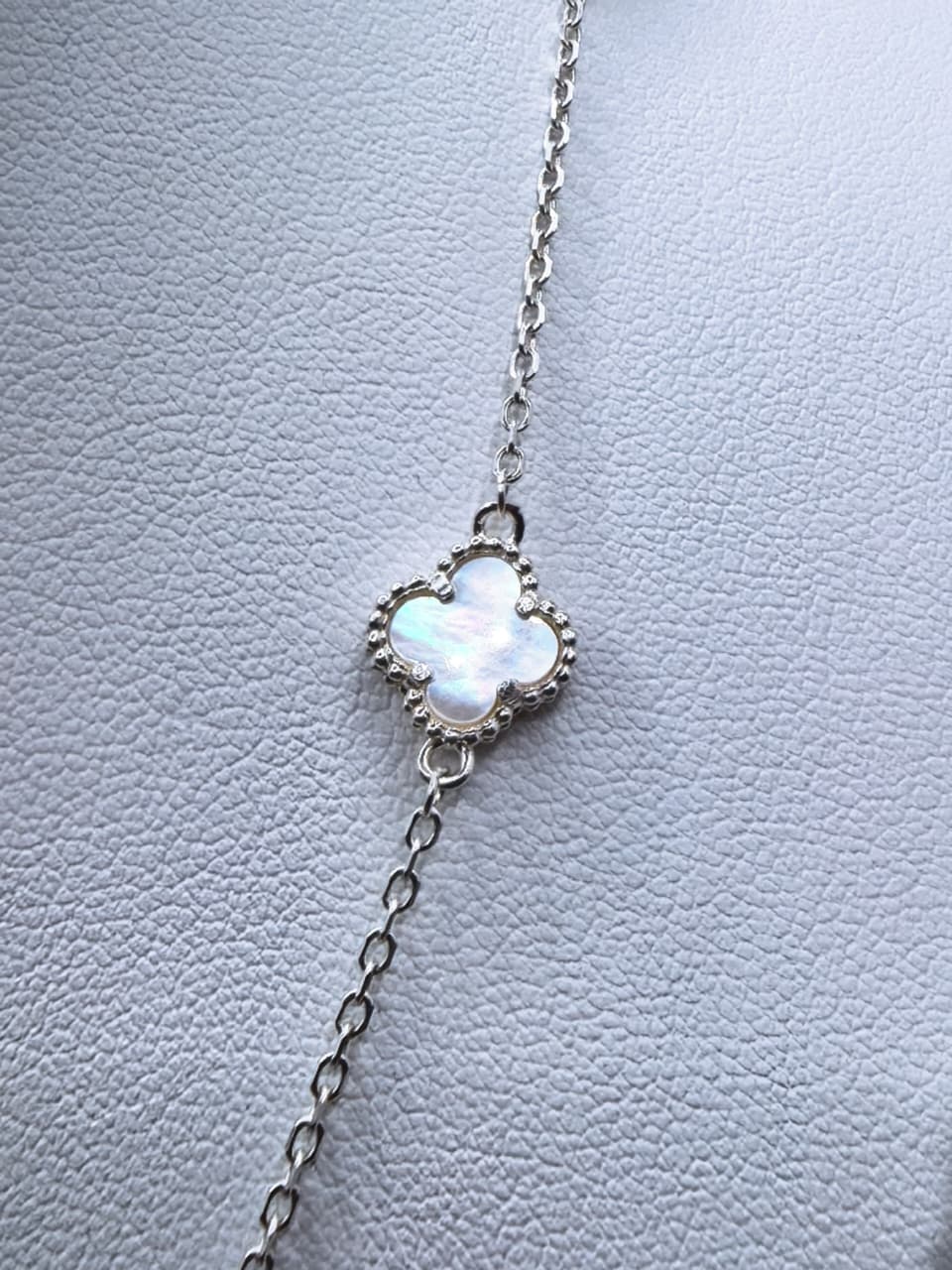 Gargantilla Van Cleef color Blanco