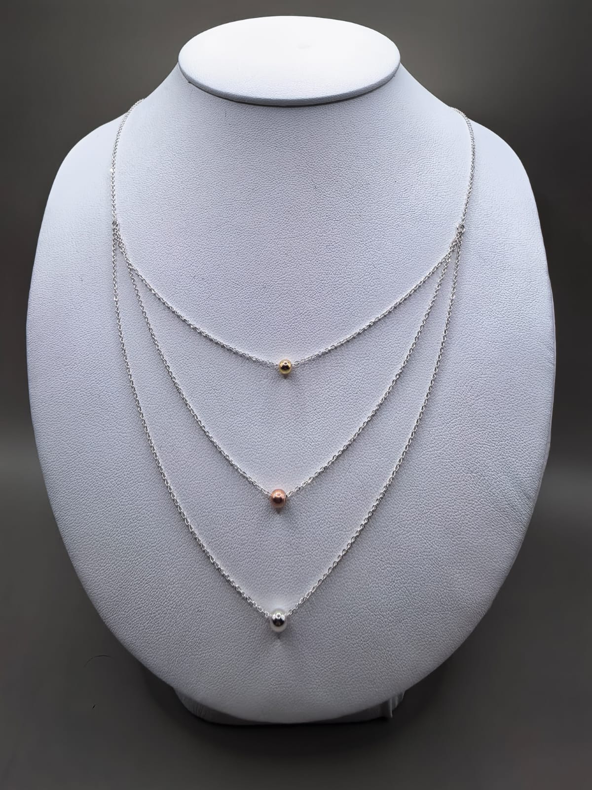 Gargantilla triple con esferas de plata