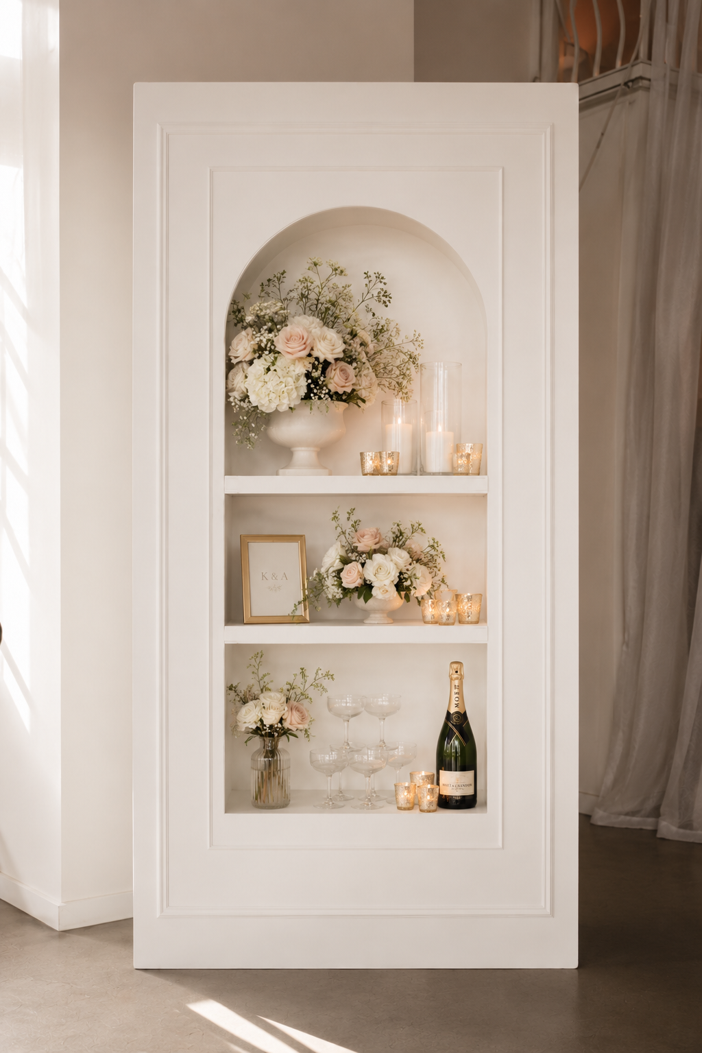 Arched display shelf
