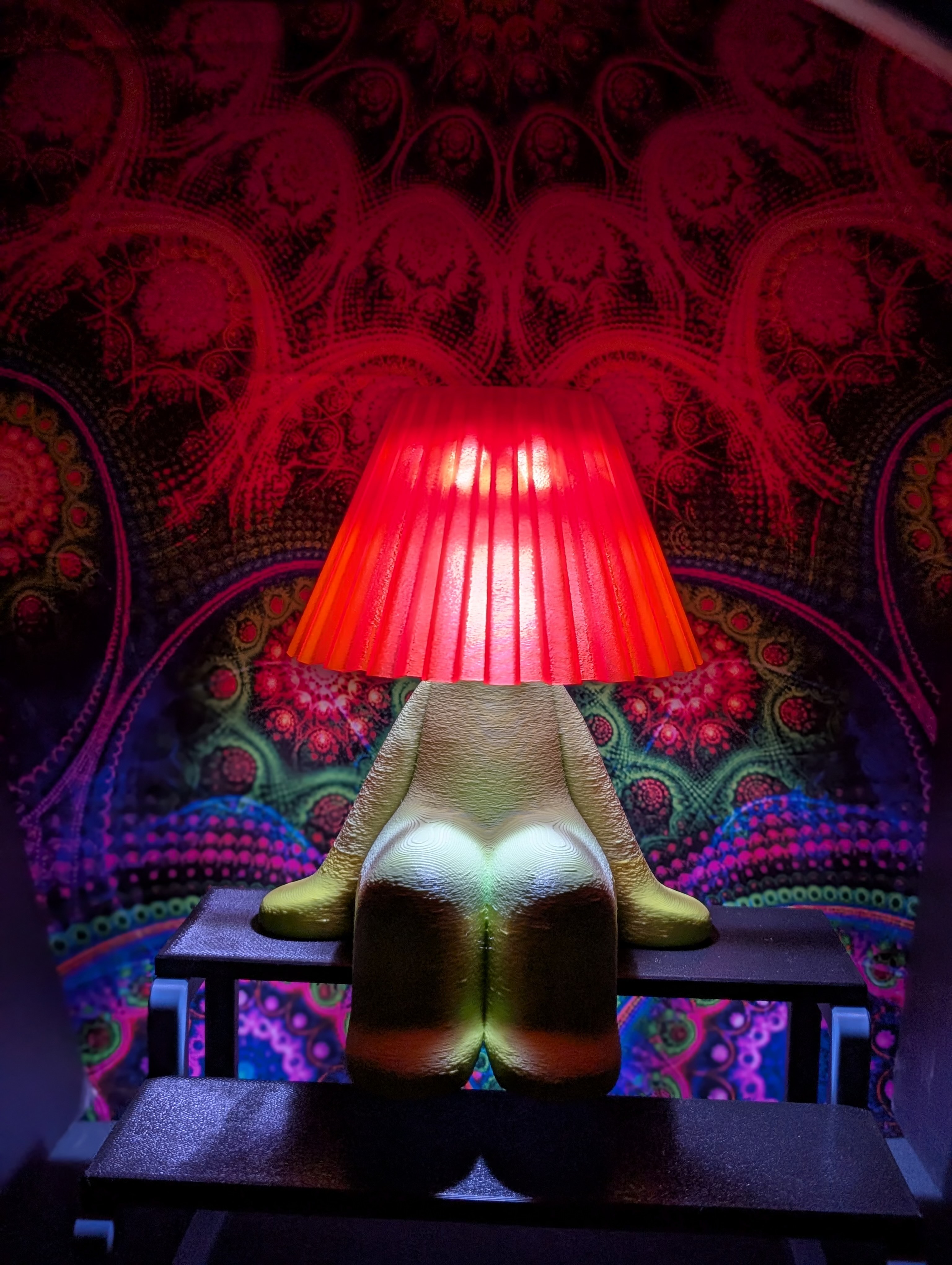 The Sitting LightPal
