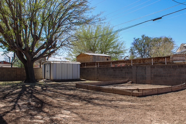 1935 Amis Ave.