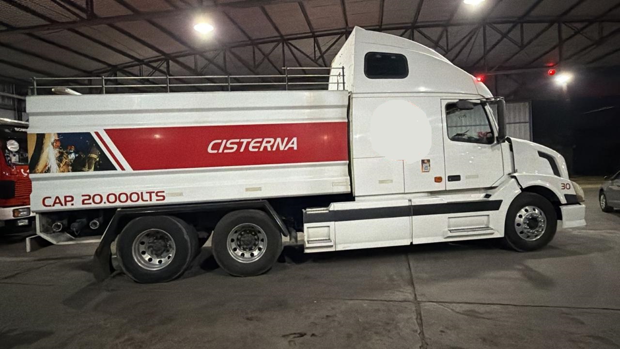 VOLVO VNL610 - CISTERNA