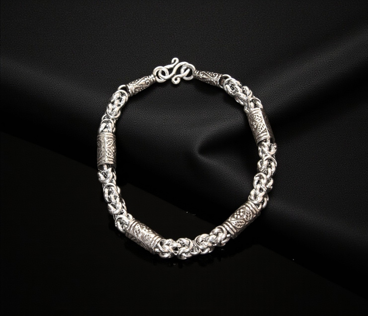 Pure 925 Sterling Silver Chain Bracelet with Decorative Beads and Toggle Clasp, For Unisex (Pack of 1)