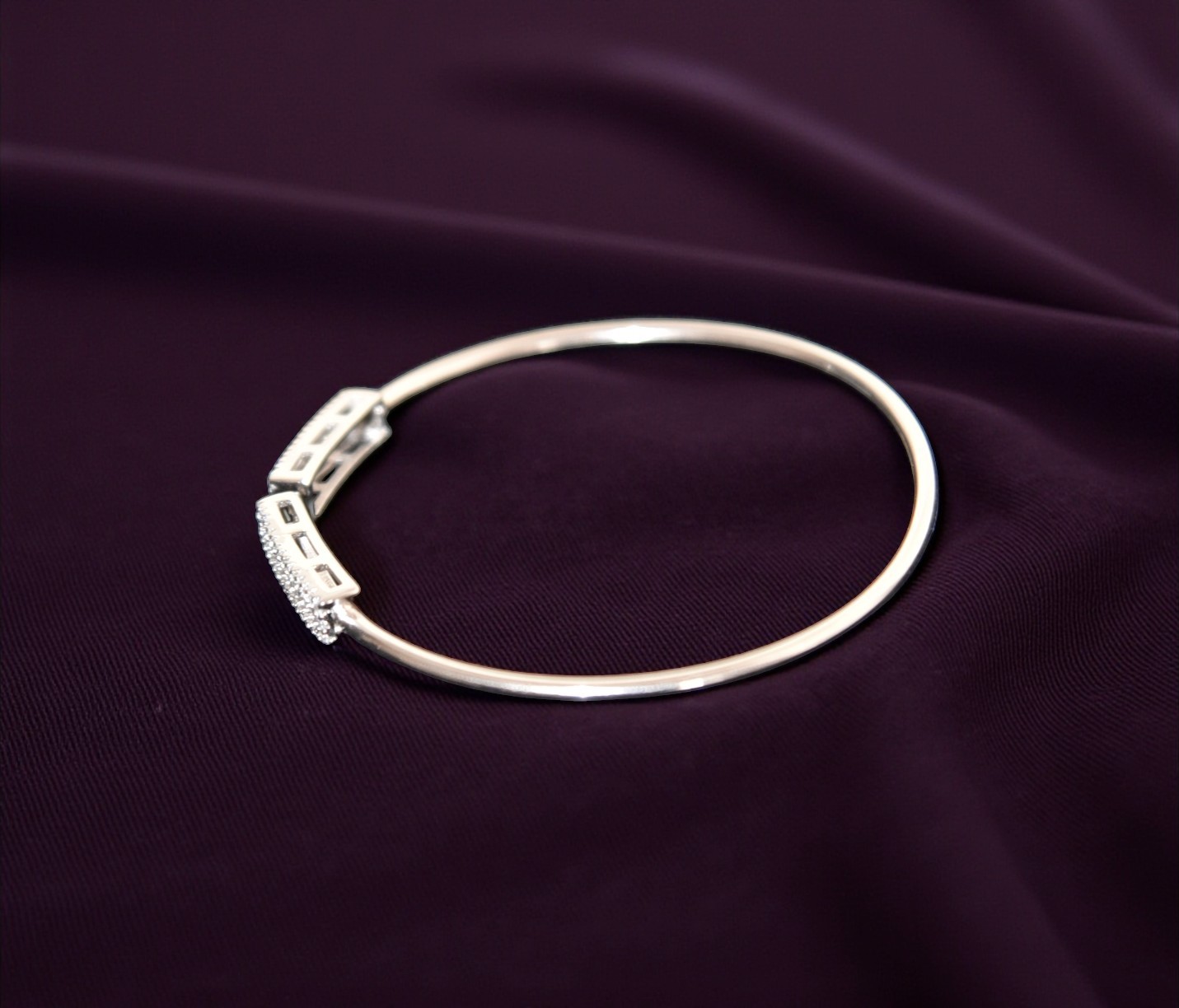 Pure 925 Sterling Silver Open Cuff Bracelet with Crystal Embellished Ends For Women (Pack of 1)