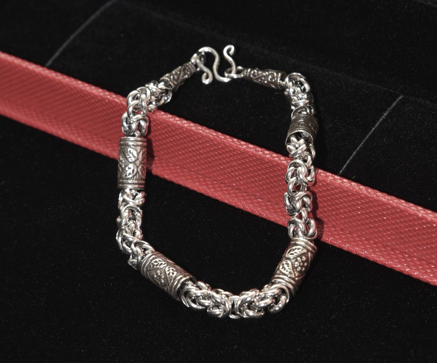 Pure 925 Sterling Silver Chain Bracelet with Decorative Beads and Toggle Clasp, For Unisex (Pack of 1)