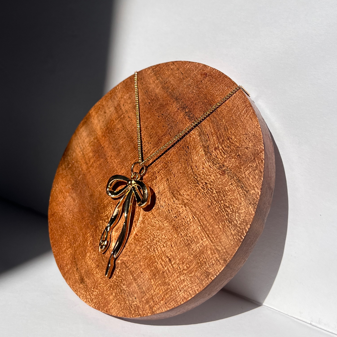 Bow Necklace