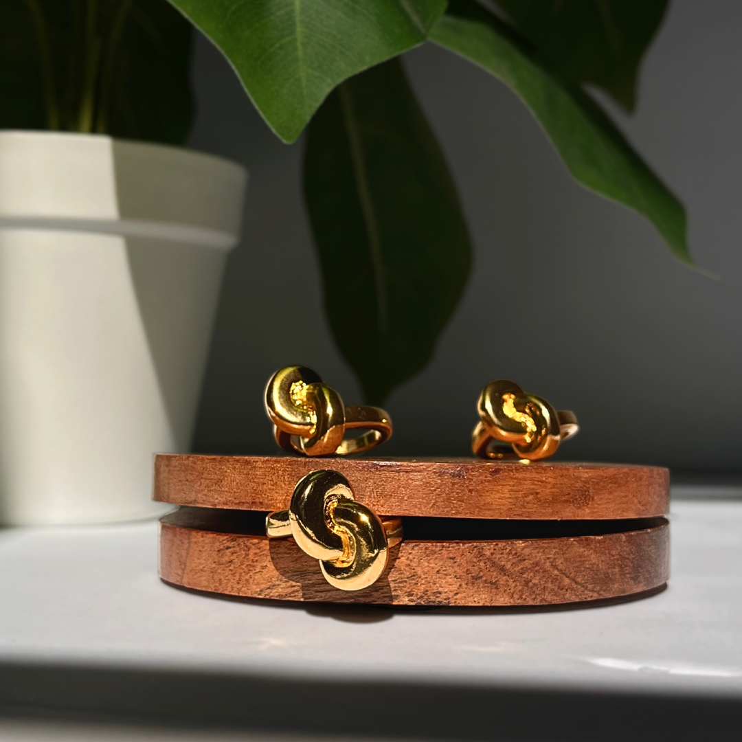 Knot Ring